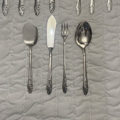 Oneida Community“Evening Star” Silverplated Flatware set 52 Pieces 1950’s - Thumbnail 4
