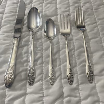Oneida Community“Evening Star” Silverplated Flatware set 52 Pieces 1950’s - Thumbnail 18