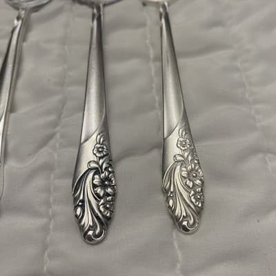 Oneida Community“Evening Star” Silverplated Flatware set 52 Pieces 1950’s - Thumbnail 12