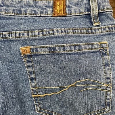 Aura Women’s Bootcut Jeans Size 14 Medium Wash Stretch Denim Classic Fit - Thumbnail 3