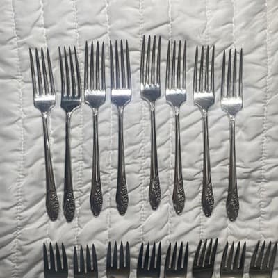 Oneida Community“Evening Star” Silverplated Flatware set 52 Pieces 1950’s - Thumbnail 9