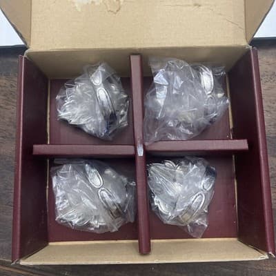 Vintage Set of 4 Arthur Court Fleur De Lis napkin rings In Box - Thumbnail 4
