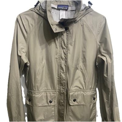 Patagonia Womenspl Khaki Hooded Rain Coat Lightweight windbreaker Outdoor Size S - Thumbnail 2