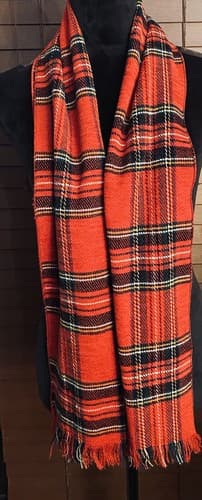 Red Tartan Plaid 100% Wool Fringed Rectangle Winter Scarf Wrap - Thumbnail 3