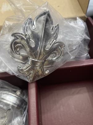 Vintage Set of 4 Arthur Court Fleur De Lis napkin rings In Box - Thumbnail 2