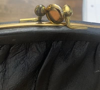 Vintage Black Leather Kisslock evening Bag Metal Chain Handle Clutch - Thumbnail 2