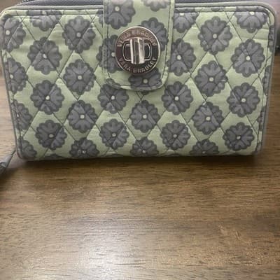 Vera Bradley Full Zip Floral Wallet Card Slots 2 ID Windows
