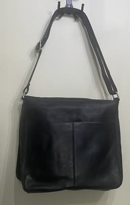 Frye Leather Messenger Crossbody Bag Black Adjustable Strap Interior Zippers - Thumbnail 2