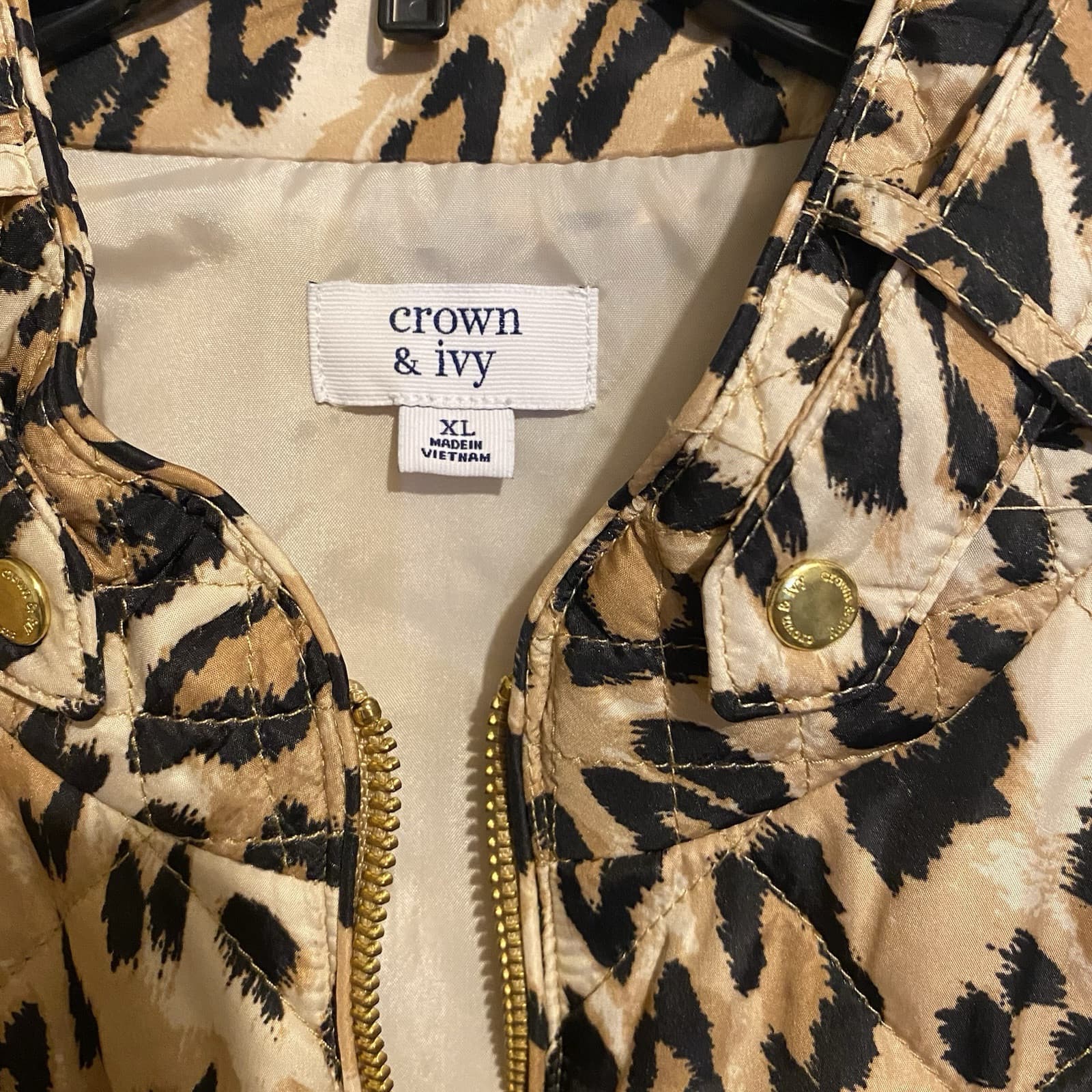 Cheetah Puffer Vest Gold Accents 90’s Vibe Jersey Shore Mob Wives - Thumbnail 2