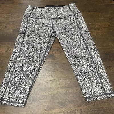 Victorias Secret Victoria Sports Womens Cheetah Leggings Yoga