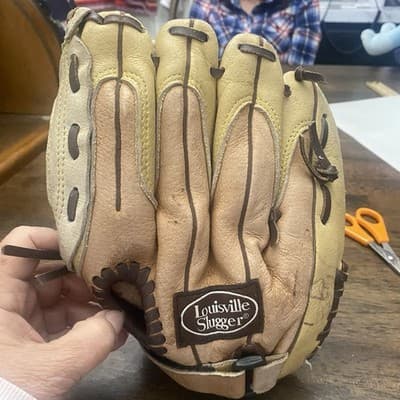 Louisville Slugger Youth Catchers Mitt Slugger Series 10.5 Full Grain Leather - Thumbnail 5