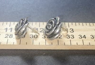 Silver Tone Floral Stud Earrings - Thumbnail 2