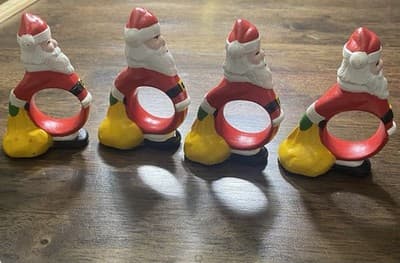 🎄Vintage -4 Santa Christmas Napkin Rings - Hand Painted HOLT HOWARD? 1980 🎄 - Thumbnail 3