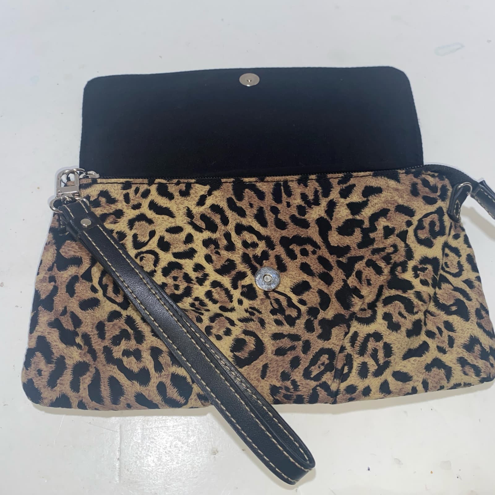 Chaps Cheetah Print Clutch - Thumbnail 5
