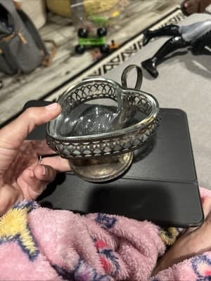 Vintage England Heart Shaped Candy Dish Pedestal Bowl Silver Plated Filigree - Thumbnail 2