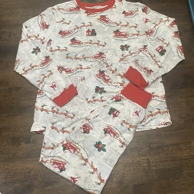 Christmas Pajamas Santa Sleigh Presents Ladies L 2 Piece