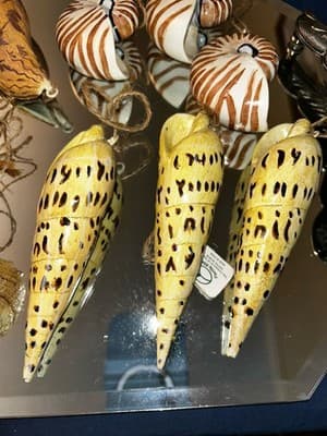 Vintage VERY RARE Set Of 12 Pacific Rim Ceramic Seashell Ornaments Hand Painted - Thumbnail 4
