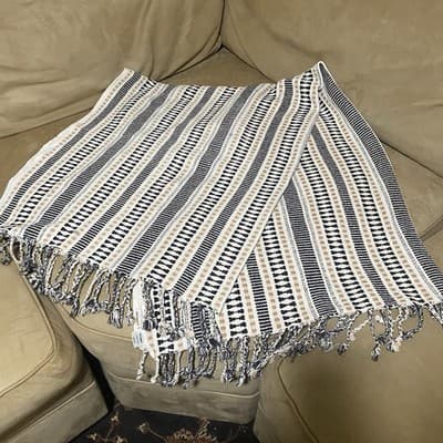 Pier 1 Throw Blanket 36”x 44” Cotton Blend Made In India - Thumbnail 2