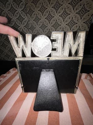Meow 4x6 Metal Picture Frame With White Cat Yarn Vintage - Thumbnail 3