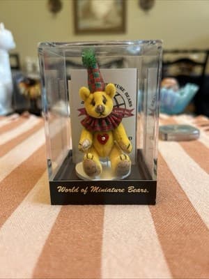 World of Miniature Bears Checkers Clown Ruffle Collar Signed 1038 Collectors - Thumbnail 6
