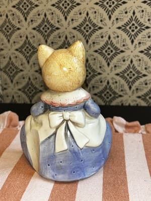 RARE VTG TAKAHASHI KITTY CAT WEARING DRESS COLLER BOW CERAMIC FIGURINE- JAPAN - Thumbnail 2