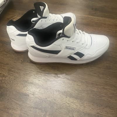 Reebok Classic Style Women’s Sneaker White Black Gum Sole Synthetic Upper 7.5 - Thumbnail 4