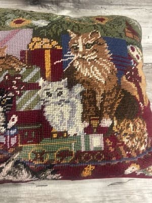 Christmas Needlepoint Throw Pillow Cat Kitten Red Velvet Backed Square 13” - Thumbnail 4