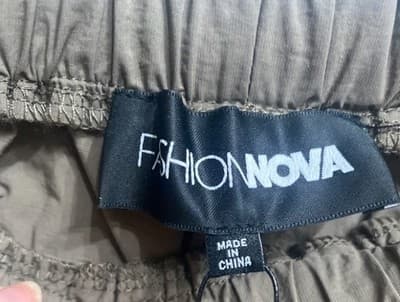 Fashion Nova Brown Taupe Cargo Parachute Pants Women's XS NWT Y2K Streetwear - Thumbnail 3