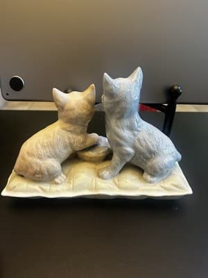 OTAGIRI PORCELAIN CAT FIGURINE Two Cats Sitting On Bed Pillow Vintage - Thumbnail 4