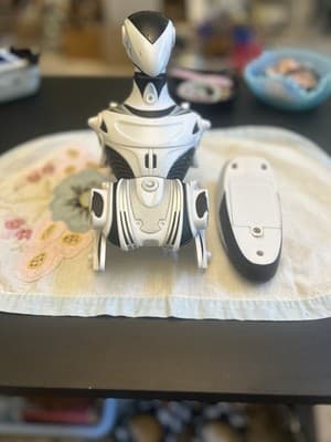 Vintage WORKING Original ROBOPET WoWWee 2005 Robot Dog RC Remote Control White - Thumbnail 2