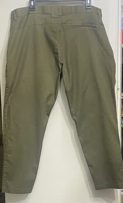 FABLETICS Olive Green Zip Pockets Cropped Leg Pant Women’s Waist 38” Inseam 26” - Thumbnail 2