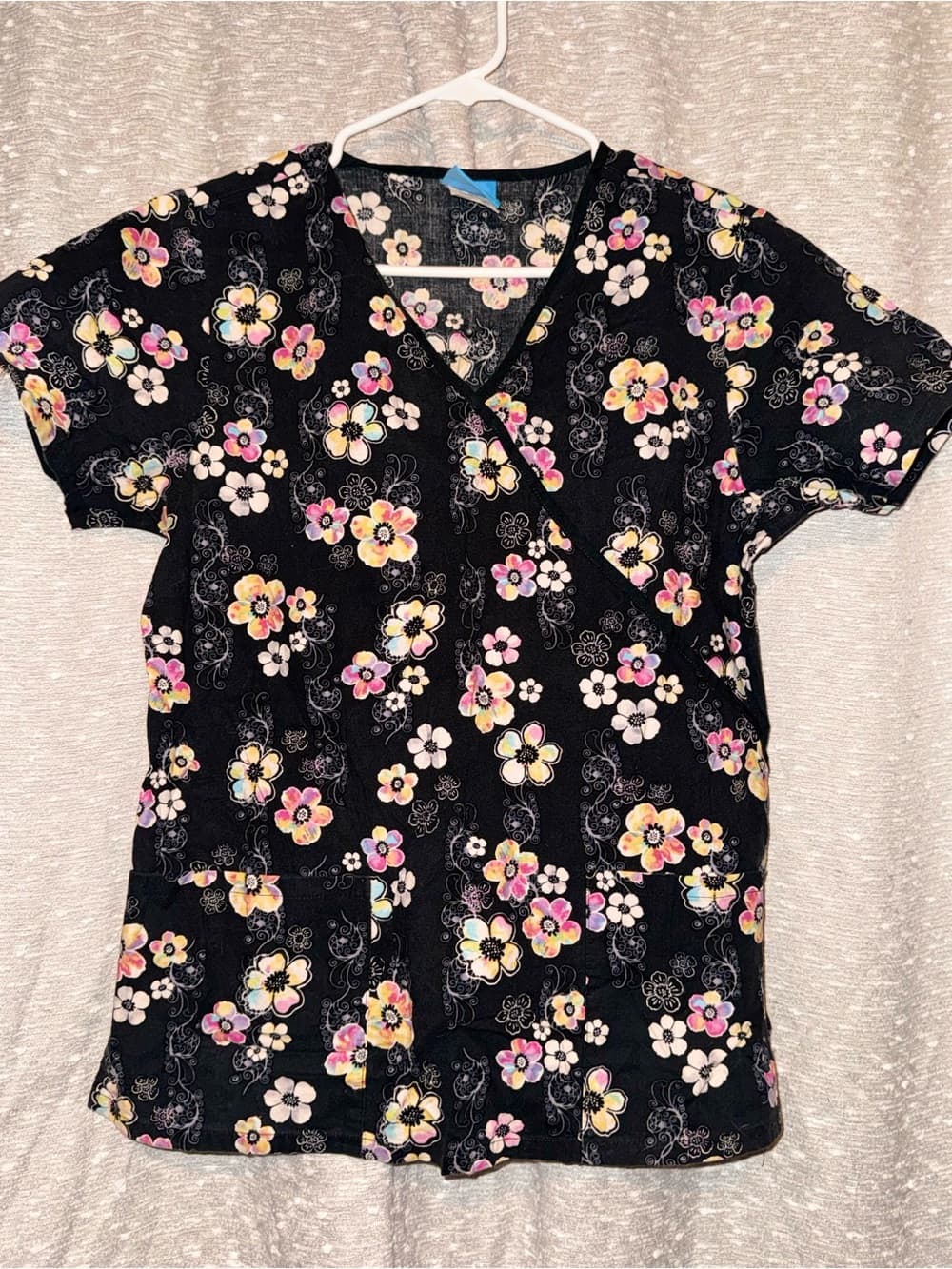 Y2K Floral Print V-Neck Scrub Top - Black/Pastel size medium - Thumbnail 2