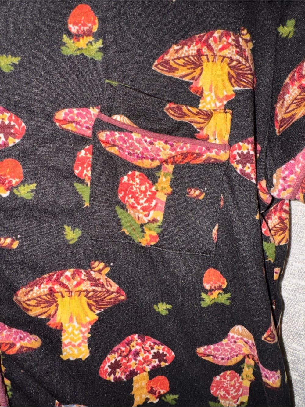 Women’s Black Mushroom-Print Short Sleeve Button Front Top - Thumbnail 2