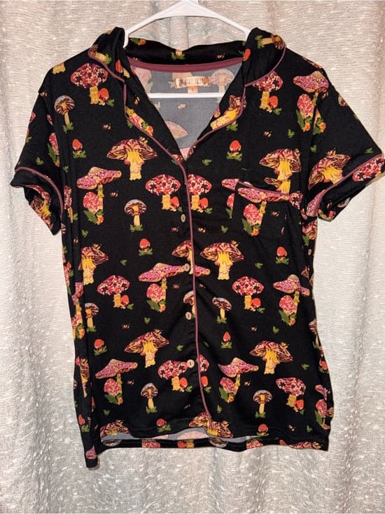 Women’s Black Mushroom-Print Short Sleeve Button Front Top - Thumbnail 6