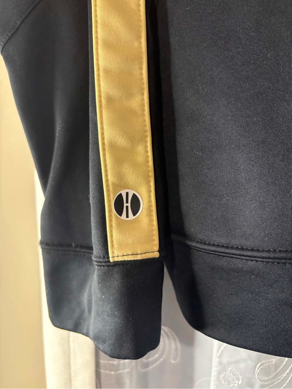 Army West Point Black & Gold Hoodie size Large - Thumbnail 3