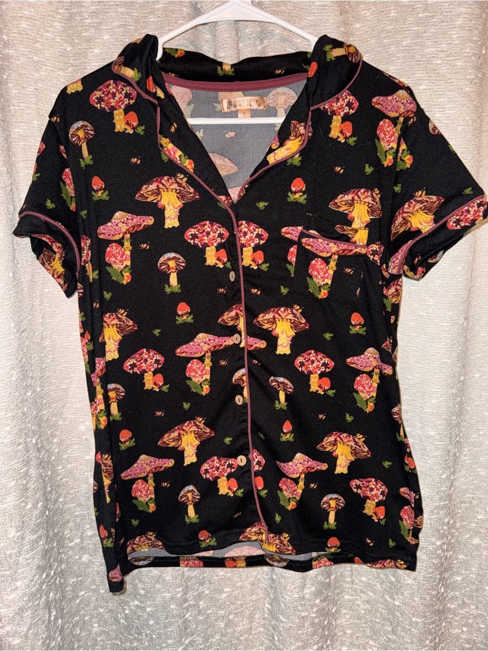 Women’s Black Mushroom-Print Short Sleeve Button Front Top - Thumbnail 5