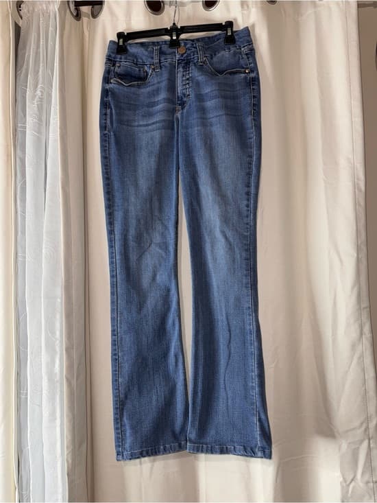 Seven7 Classic Blue Women's Jeans - Mid Wash soft stretch EUC bootcut flare - Thumbnail 8