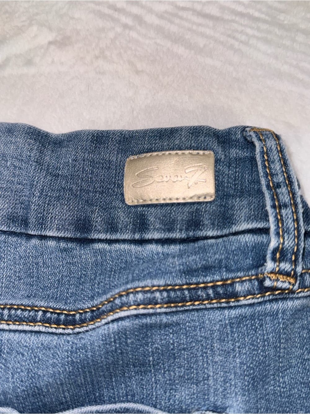 Seven7 Classic Blue Women's Jeans - Mid Wash soft stretch EUC bootcut flare - Thumbnail 4