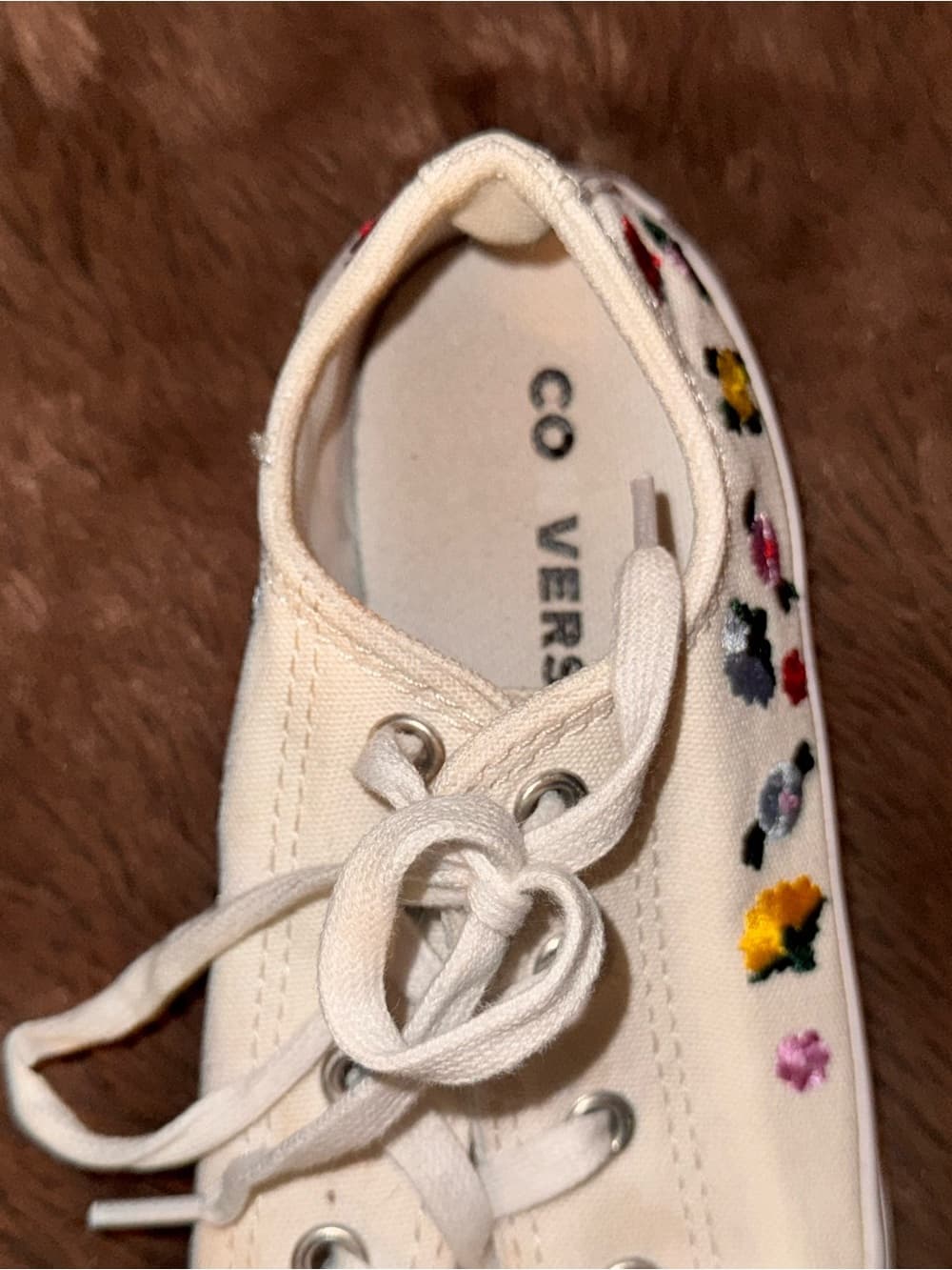 Converse Kids Cream Canvas Sneakers with Multicolor Floral Embroidery size 3 - Thumbnail 6