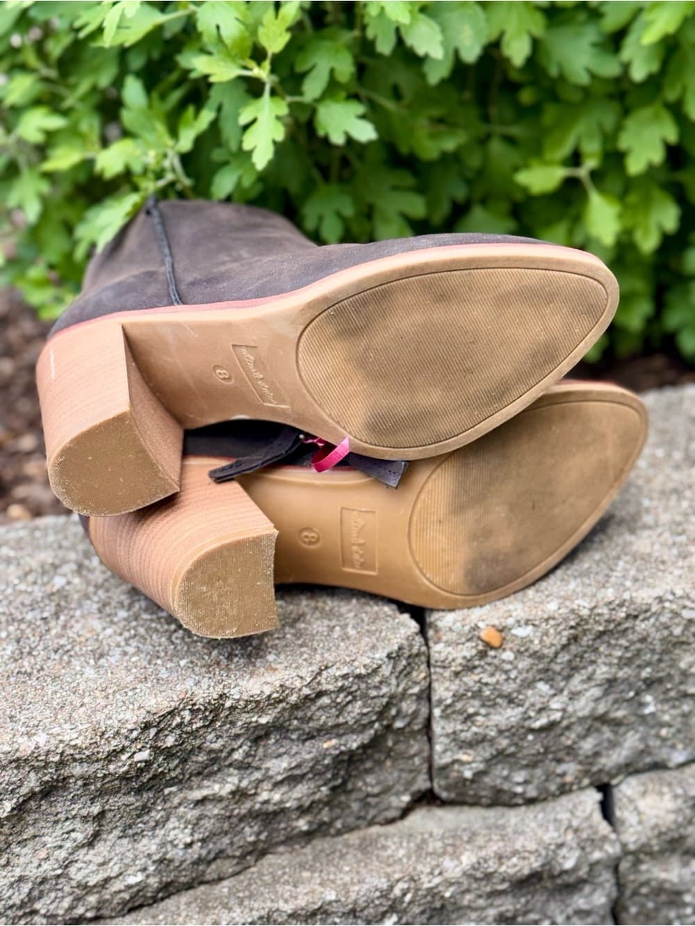 Altar’d State Women's Gray Suede Ankle Booties with Block Heel Pre owned spring - Thumbnail 2