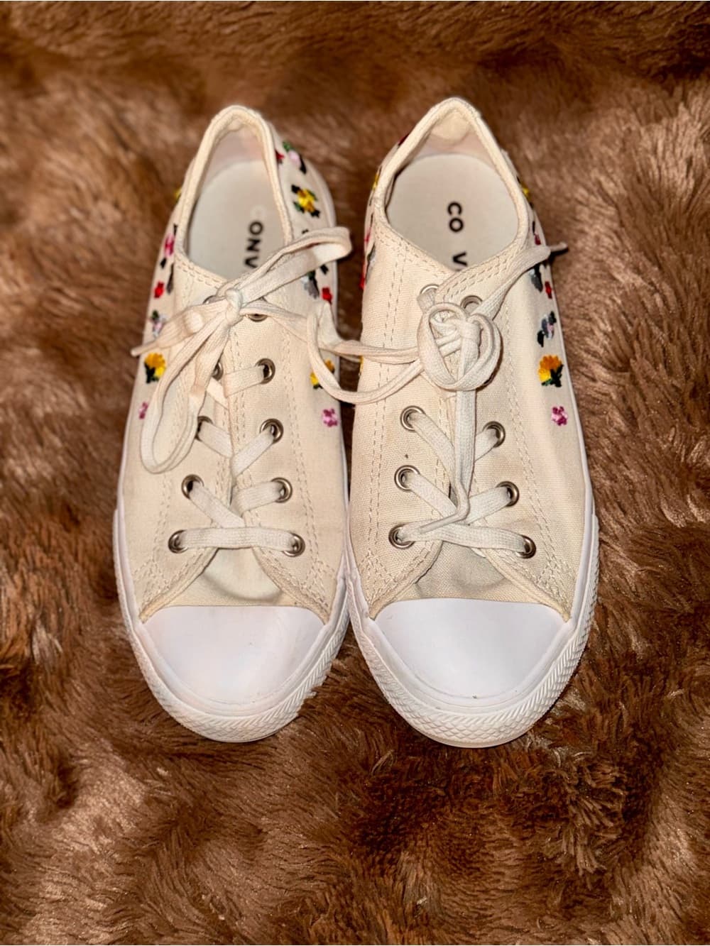 Converse Kids Cream Canvas Sneakers with Multicolor Floral Embroidery size 3 - Thumbnail 4