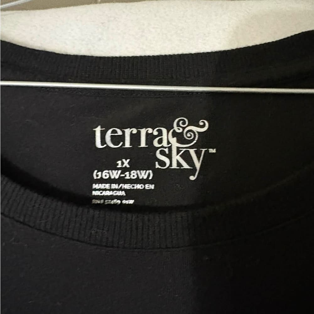 terra & sky maternity Black Graphic 'Winnie... I Smell a Child' Tee