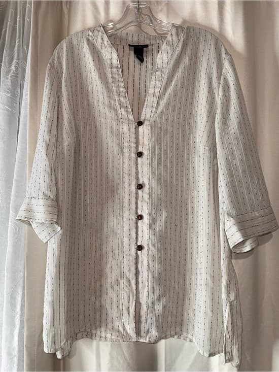 Maggie Barnes Beautiful Lightweight White Striped Button-Front Blouse spring - Thumbnail 4