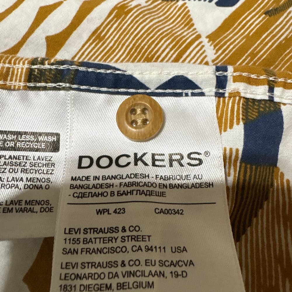 Dockers Casual‎ Short-Sleeve Button-Down Shirt in White, Brown & Navy