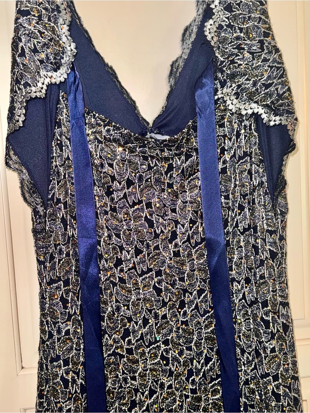 Elegant navy and Gold Evening gown - Women's V-Neck Gown Tie Back soft Trumpet - Thumbnail 5