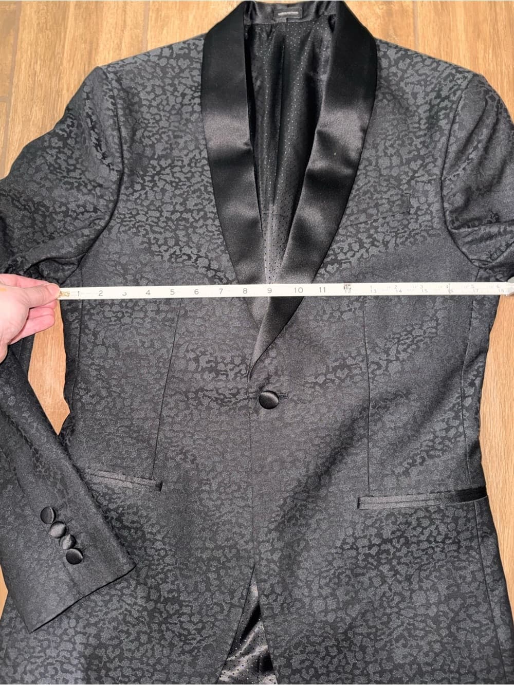 jf j.ferrar Black Patterned Satin Shawl Collar Tux Jacket slim measurements