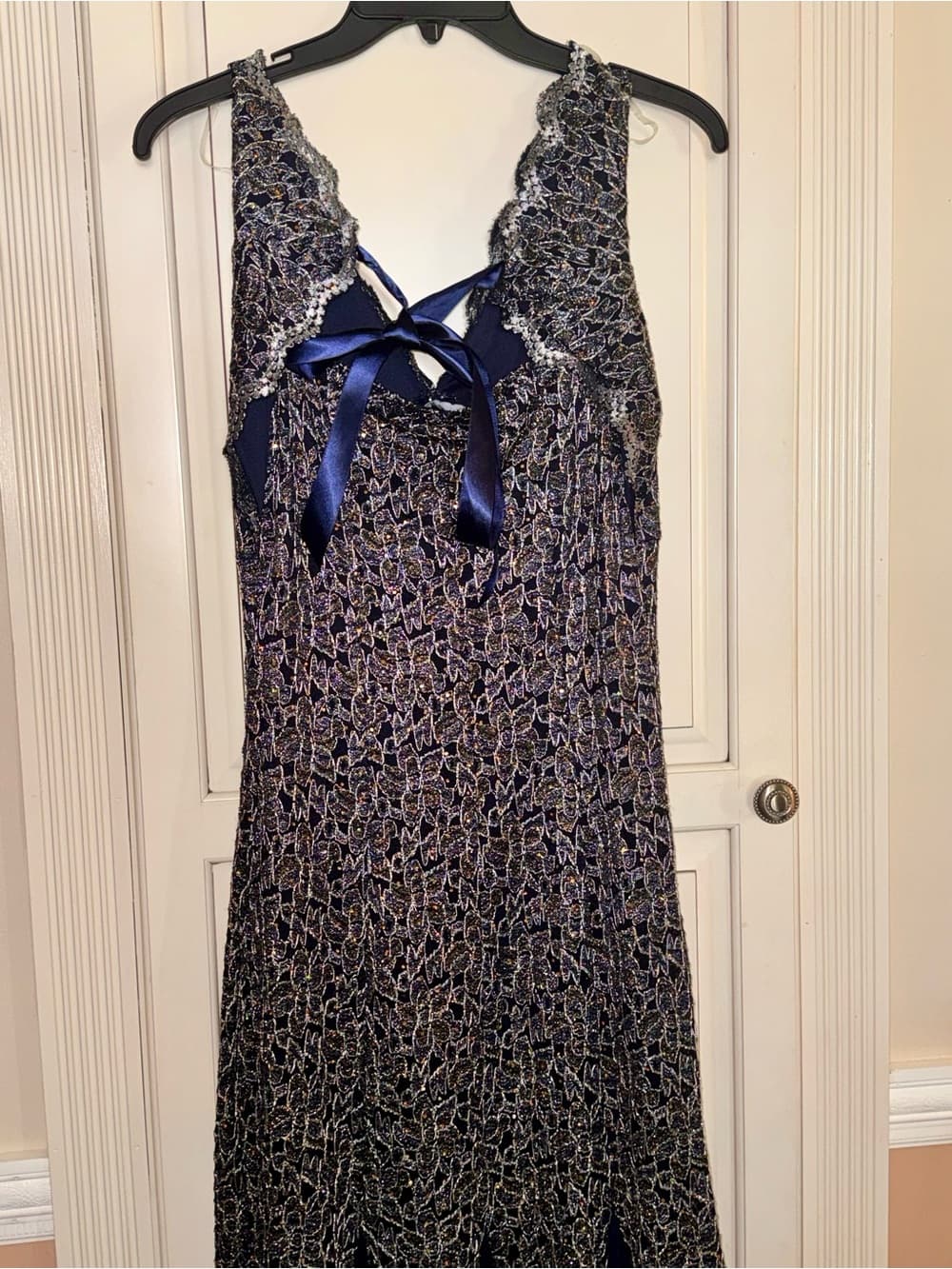 Elegant navy and Gold Evening gown - Women's V-Neck Gown Tie Back soft Trumpet - Thumbnail 4