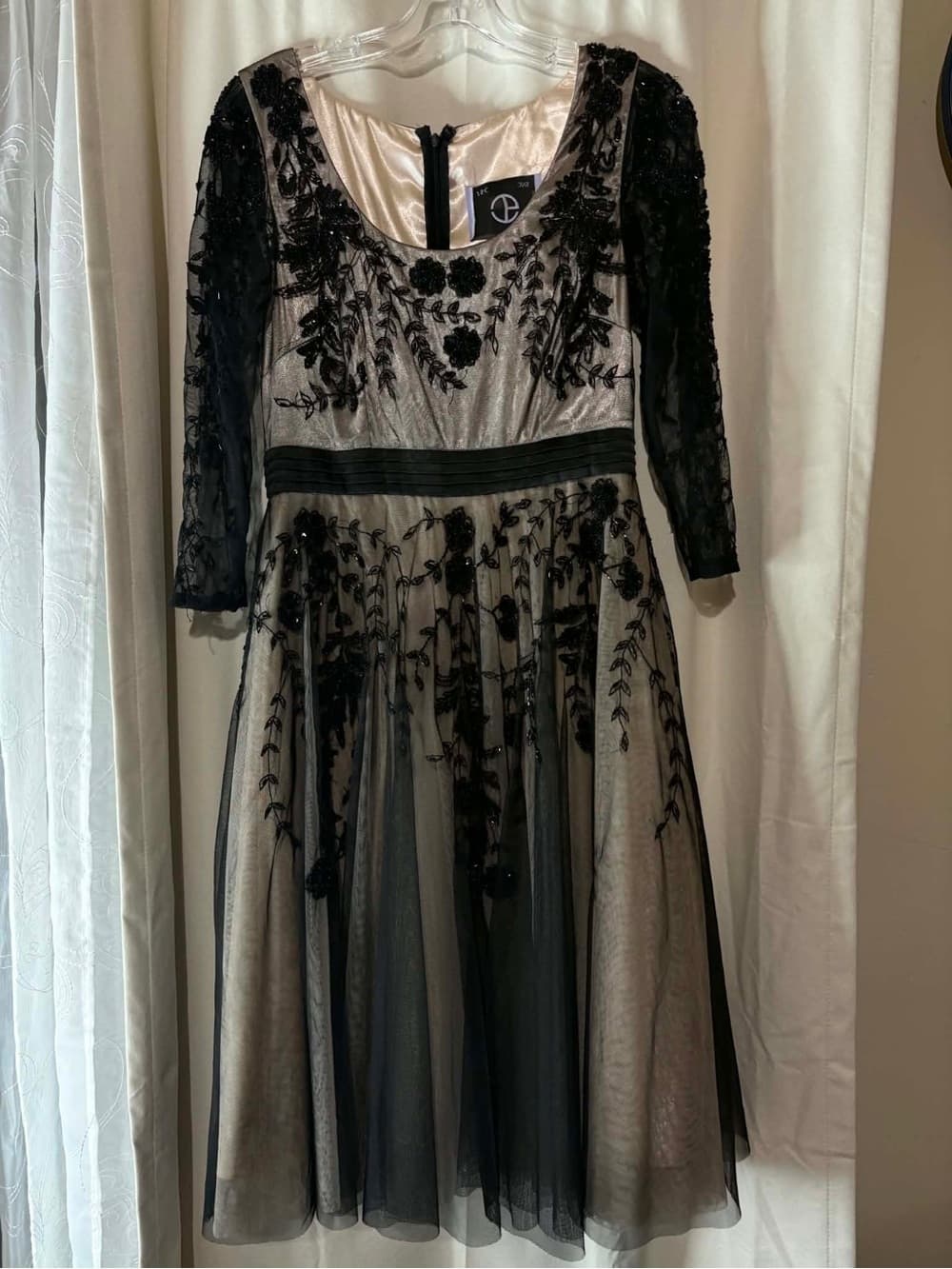 Gorgeous Black Embroidered Illusion Formal Guest Midi Dress - Thumbnail 2