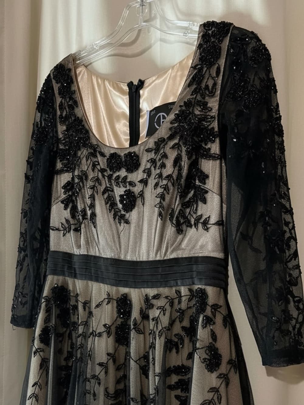 Gorgeous Black Embroidered Illusion Formal Guest Midi Dress - Thumbnail 7