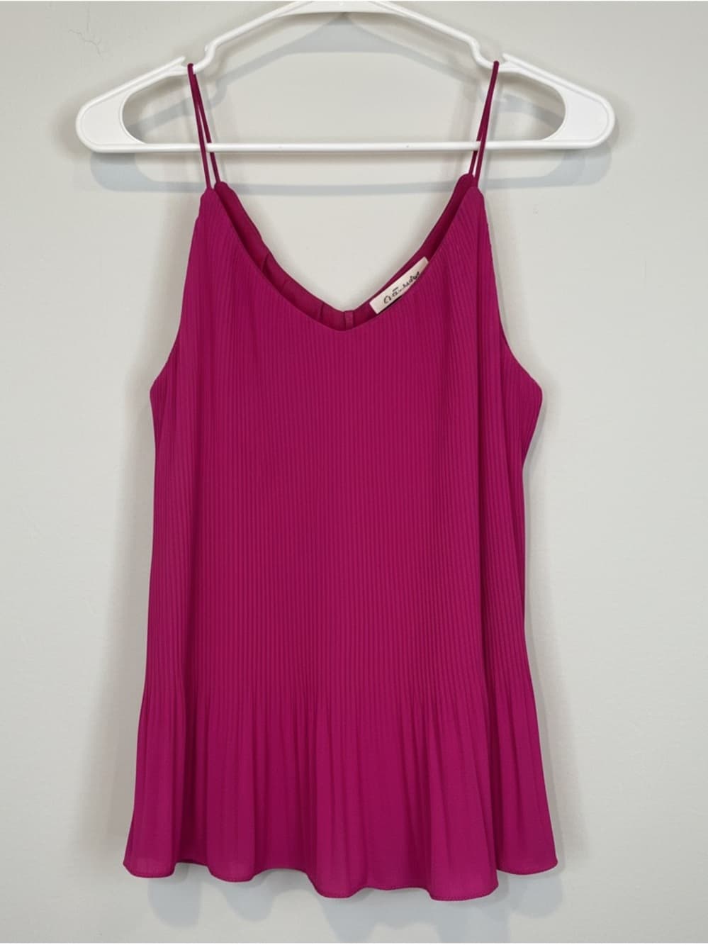 Boutique She+Sky Bright Magenta Spaghetti Strap Summer Blouse size Medium - Thumbnail 6
